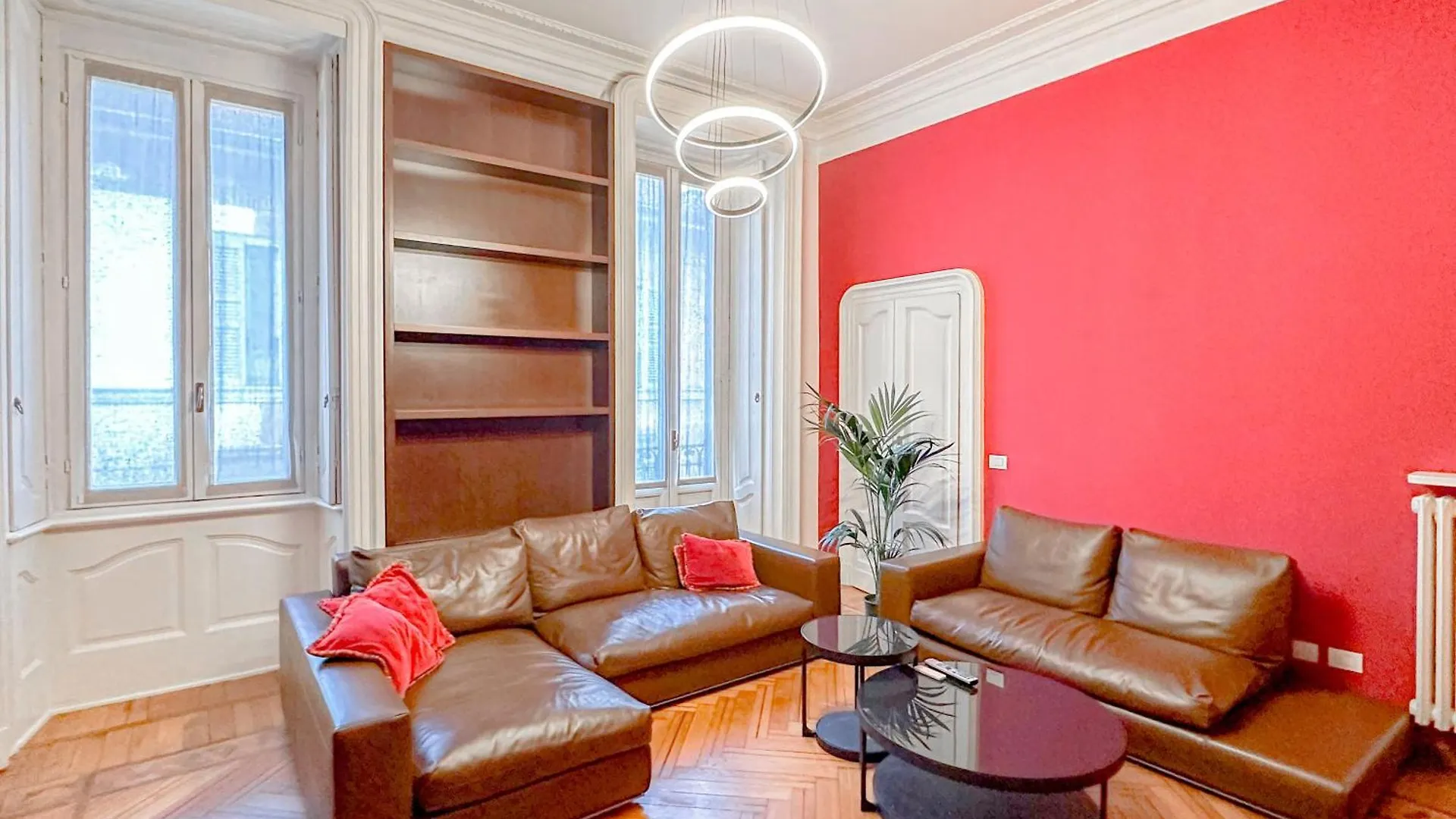 Apartment Dell'Orso Luxury Home - 5 Mins From Montenapoleone Milan Italy