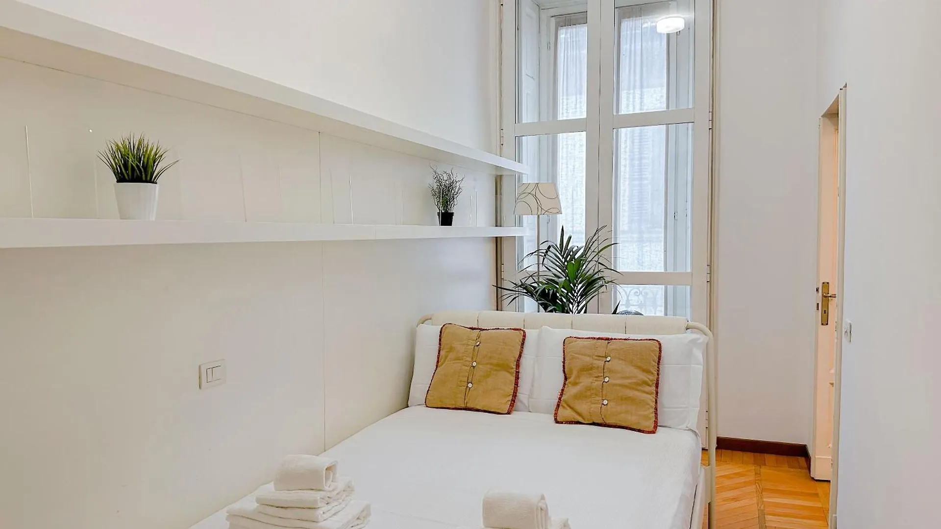 Dell'Orso Luxury Home - 5 Mins From Montenapoleone Milan Apartment