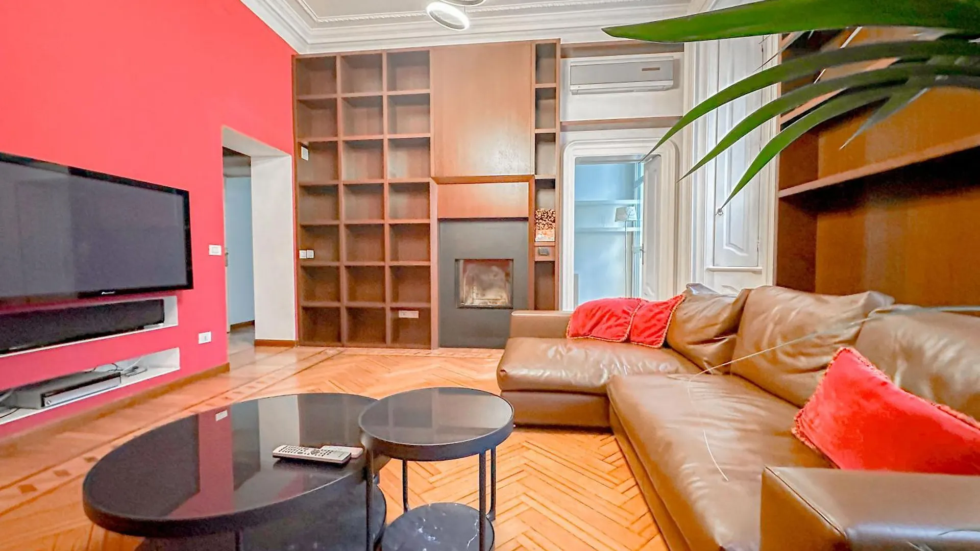 Apartment Dell'Orso Luxury Home - 5 Mins From Montenapoleone Milan