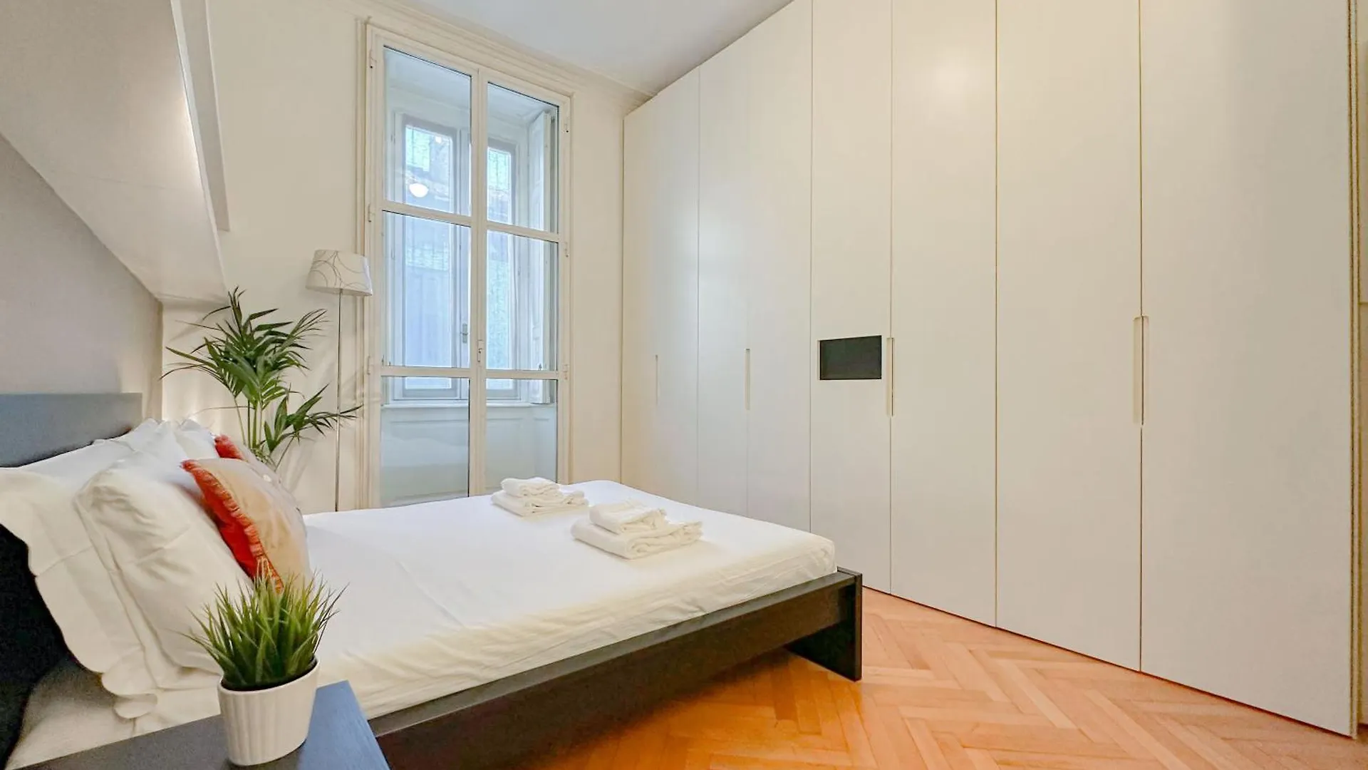 Dell'Orso Luxury Home - 5 Mins From Montenapoleone Milan